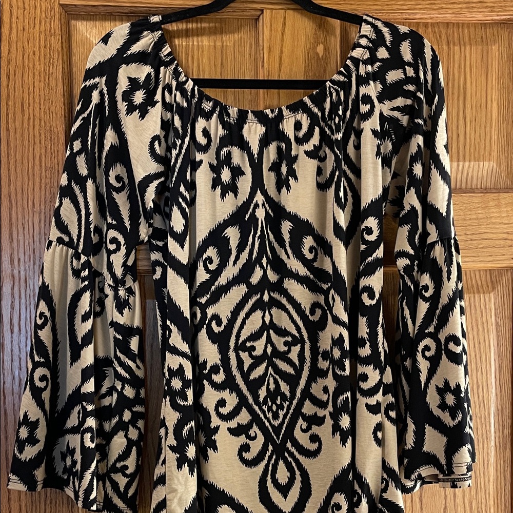 Yahada Black and Cream Patterned Blouse